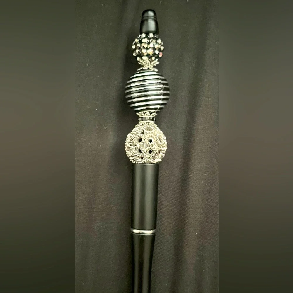 Beaded pen - Picture 1 of 2